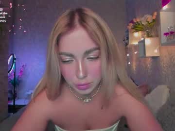 Holly_Molly8 stream photo from November 25, 2025