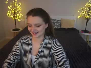 Magicpeachhs December 01, 2025 Chaturbate stream image