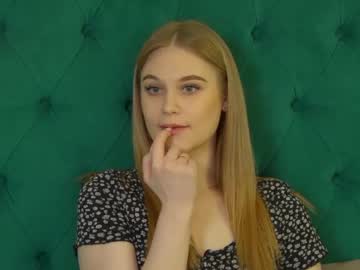 Ariawell December 01, 2025 Chaturbate stream image