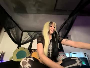 Manicpixieslutt December 01, 2025 Chaturbate stream image
