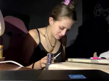 Kitana6923 December 02, 2025 Chaturbate stream image