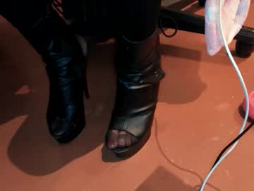 Hotslave699 December 02, 2025 Chaturbate stream image