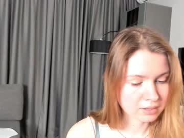 Hillaryaveles December 03, 2025 Chaturbate stream image