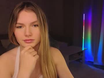 Evilyn_Next_Door December 03, 2025 Chaturbate stream image