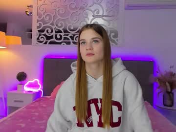 Luisaclover December 03, 2025 Chaturbate stream image