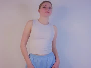 Winniehubric December 04, 2025 Chaturbate stream image