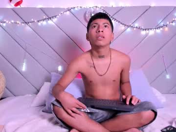 Little_Kris1 December 04, 2025 Chaturbate stream image