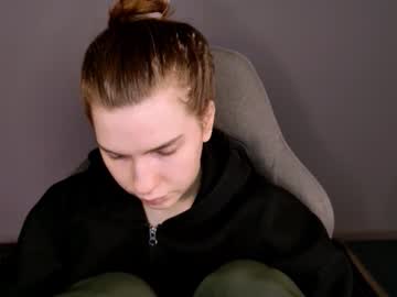 Aliceinredsquare_ December 05, 2025 Chaturbate stream image