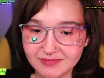Frogessjay December 07, 2025 Chaturbate stream image