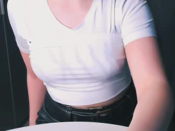 Luna1vibe December 08, 2025 Chaturbate stream image