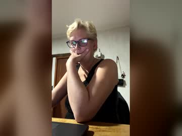 Queenbeeangel December 11, 2025 Chaturbate stream image