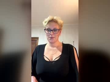 Queenbeeangel December 12, 2025 Chaturbate stream image