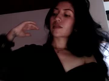 Oliviaaa__ stream photo from December 13, 2025
