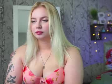 Moon_Valkyriie December 15, 2025 Chaturbate stream image