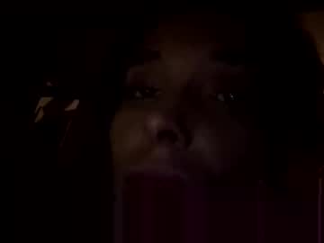 Hollyquinniscute stream photo from December 15, 2025