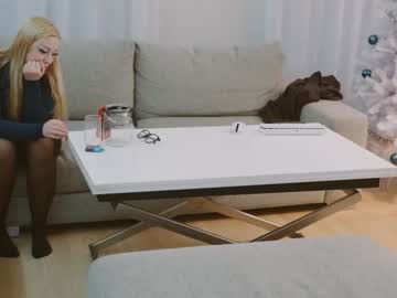 Snowyphoenix December 15, 2025 Chaturbate stream image