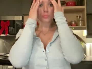 Karolinedavies stream photo from December 15, 2025