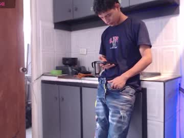 Hardsexlove08 stream photo from December 17, 2025