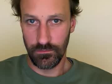 Maenu_69 December 17, 2025 Chaturbate stream image