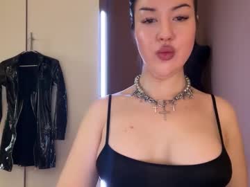 Urdevilbaby stream photo from December 18, 2025