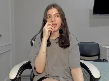 Broosnica1 December 18, 2025 Chaturbate stream image