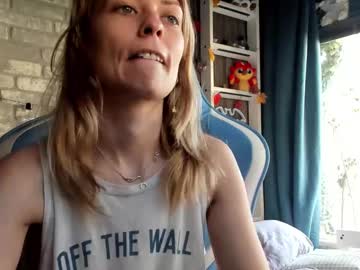Karoline121 December 18, 2025 Chaturbate stream image