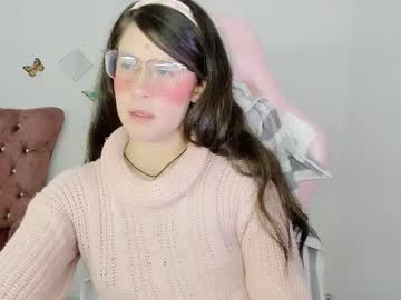 Zooeybelair stream photo from December 19, 2025