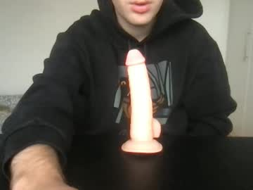 Toohottobetrue21 December 21, 2025 Chaturbate stream image