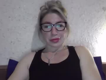 Fox_Red_Lady7 December 23, 2025 Chaturbate stream image