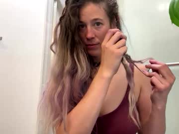 Heynicole01 January 01, 2026 Chaturbate stream image