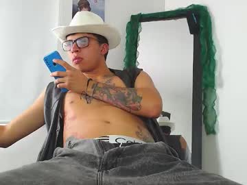 Derek_Moon04 January 04, 2026 Chaturbate stream image