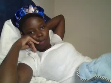 Pretty_Petite_Ebony January 19, 2026 Chaturbate stream image