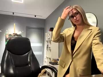 Raeannschemmer February 01, 2026 Chaturbate stream image