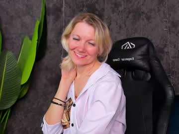 Julie_Lucasss February 02, 2026 Chaturbate stream image
