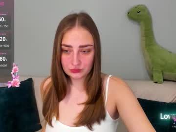 Hazevee February 03, 2026 Chaturbate stream image