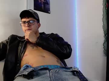 Derek_Moon04 February 03, 2026 Chaturbate stream image