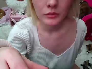 Makinziirain February 04, 2026 Chaturbate stream image