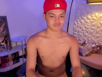 Asianhugescott February 16, 2026 Chaturbate stream image
