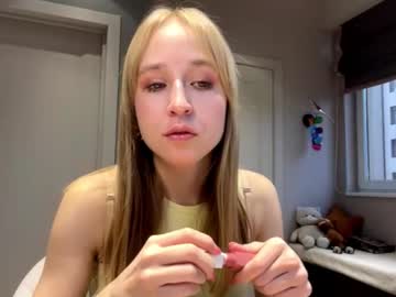Crystalpinnt March 01, 2026 Chaturbate stream image