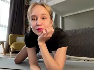 Crystalpinnt March 05, 2026 Chaturbate stream image