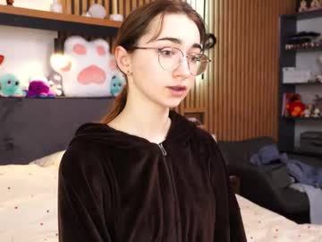 Polly_Bee March 05, 2026 Chaturbate stream image