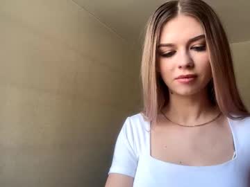 Crystarouillard March 15, 2026 Chaturbate stream image