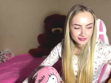 Cristenvrias March 17, 2026 Chaturbate stream image