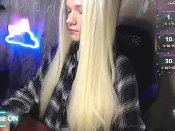 Karolynafox March 18, 2026 Chaturbate stream image