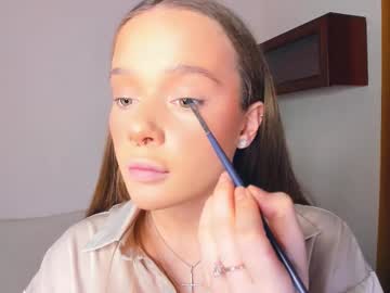 Linnnlaury March 18, 2026 Chaturbate stream image