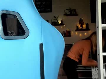 Karoline121 March 18, 2026 Chaturbate stream image