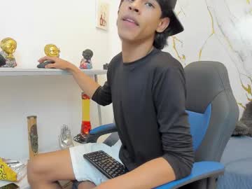 Zayn_Fox32 March 21, 2026 Chaturbate stream image