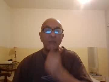 Moment71200 March 22, 2026 Chaturbate stream image