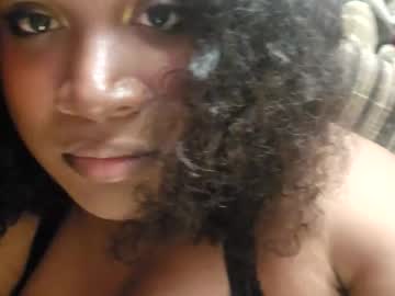 Joanieluvschachii March 28, 2026 Chaturbate stream image