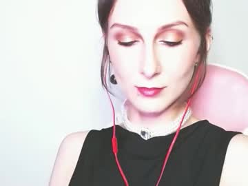 Loravinaa April 01, 2026 Chaturbate stream image